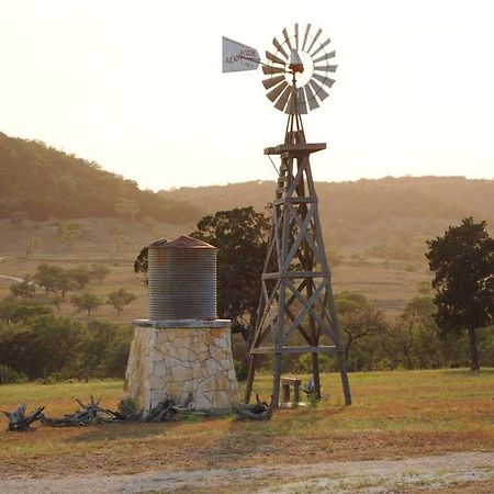 Last Outpost Bandera Ranch House 外观 照片