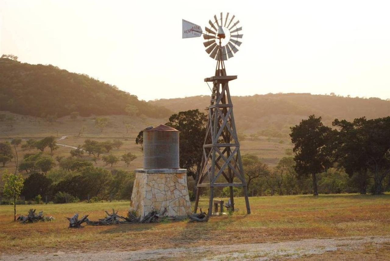 Last Outpost Bandera Ranch House 外观 照片
