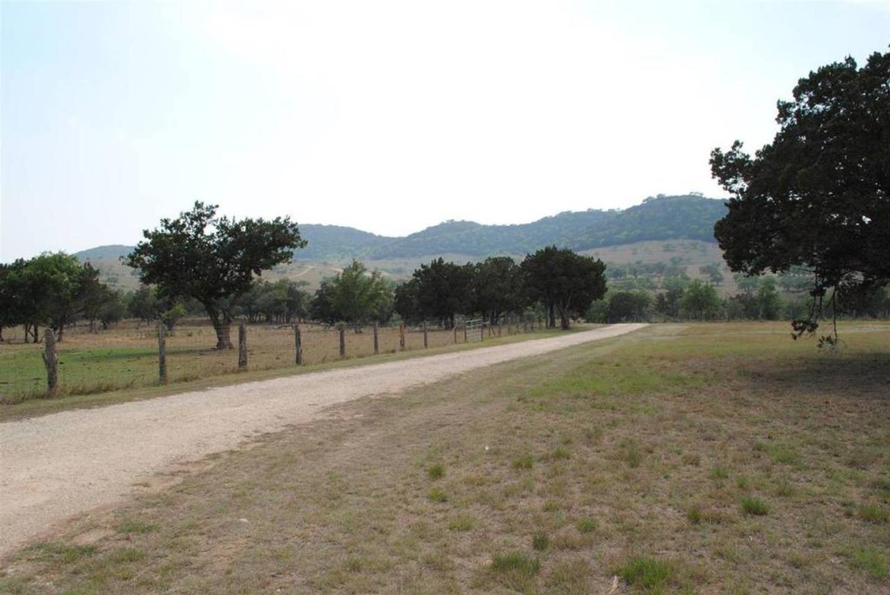 Last Outpost Bandera Ranch House 外观 照片