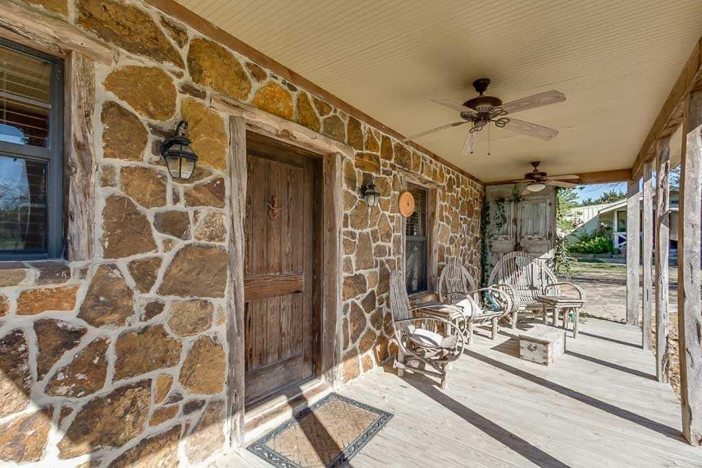 Last Outpost Bandera Ranch House 外观 照片